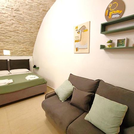 Corte Pietrantica - Charming Rooms & Suites Джовинацо Екстериор снимка