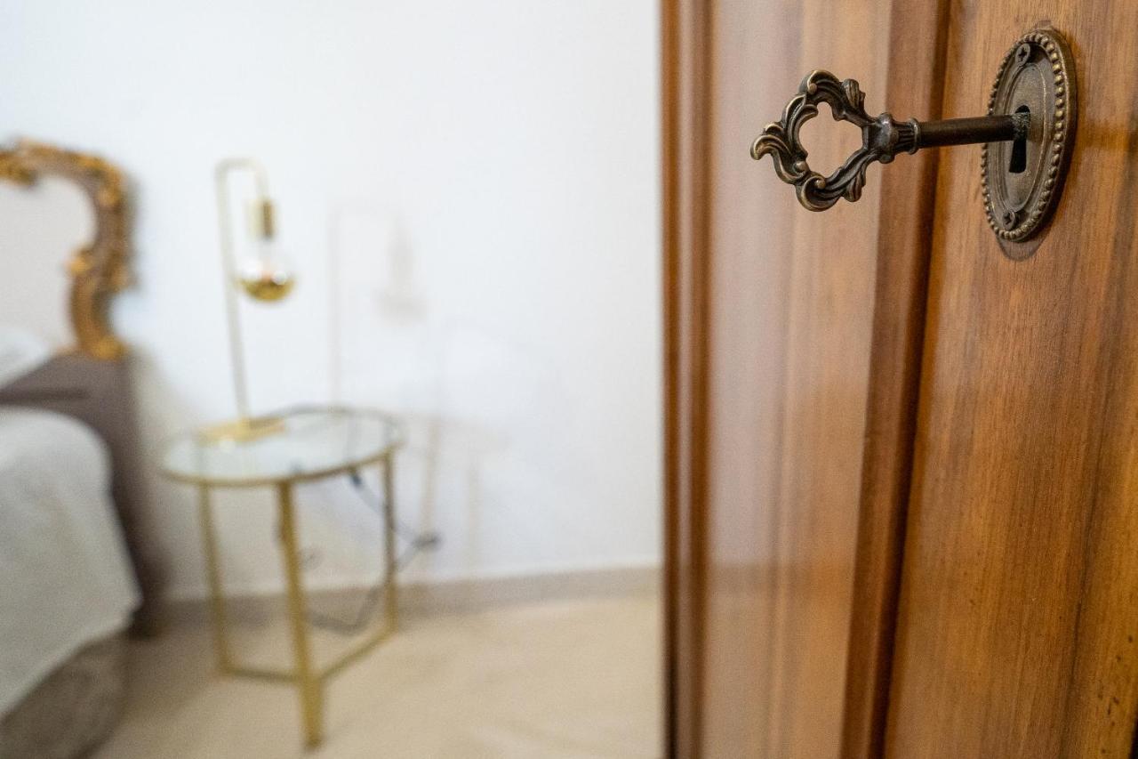 Corte Pietrantica - Charming Rooms & Suites Джовинацо Екстериор снимка