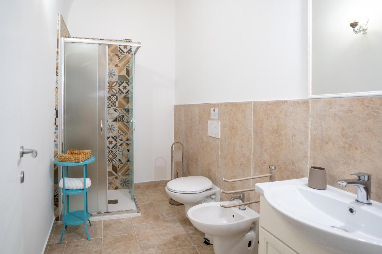 Corte Pietrantica - Charming Rooms & Suites Джовинацо Екстериор снимка