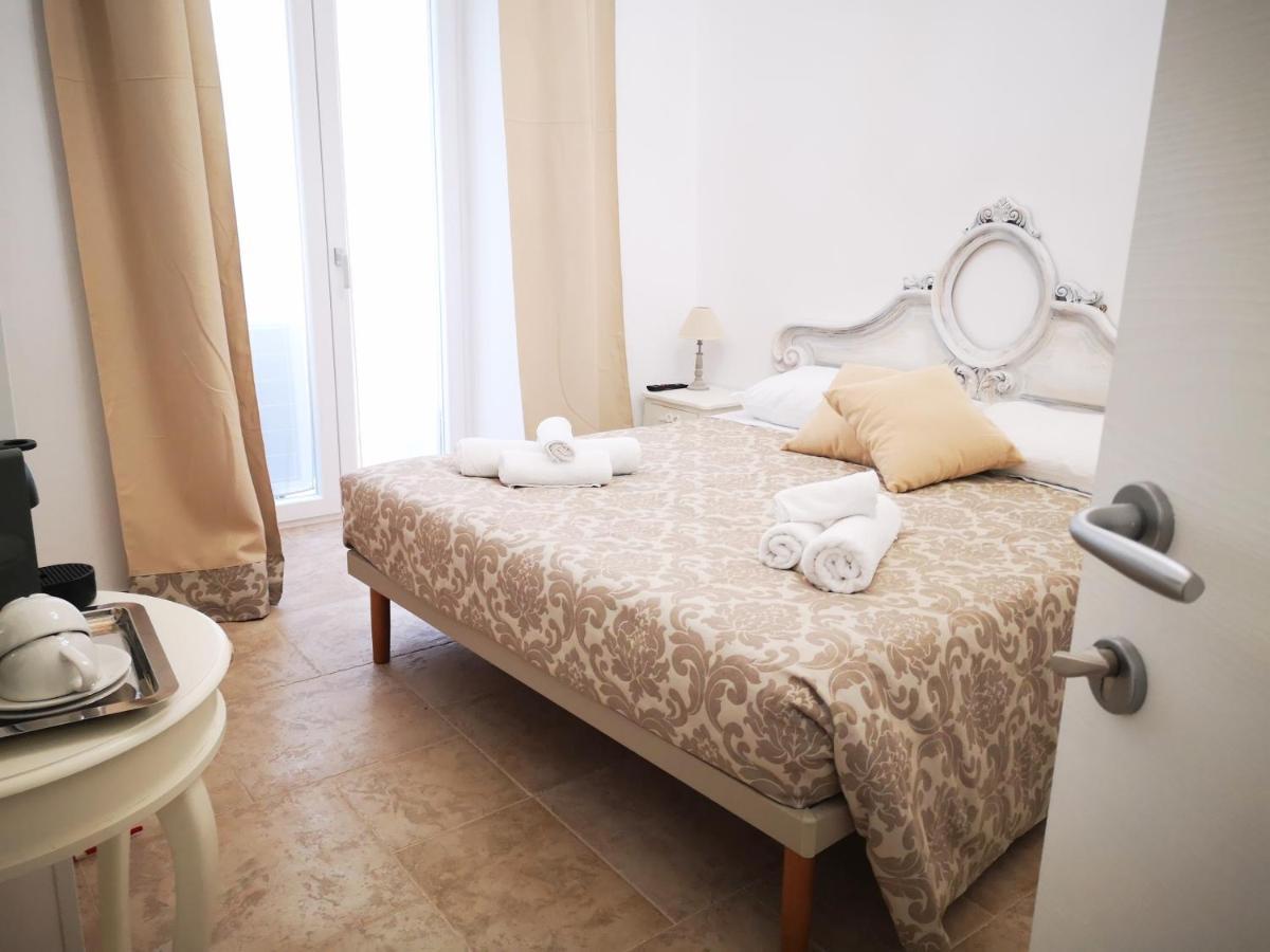 Corte Pietrantica - Charming Rooms & Suites Джовинацо Екстериор снимка