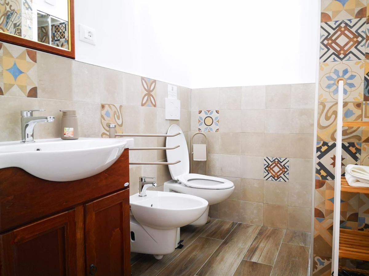 Corte Pietrantica - Charming Rooms & Suites Джовинацо Екстериор снимка